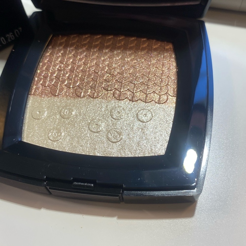 LIMITED EDITION CHANEL Duo Lumiere illuminating Powder Duo Highlighter